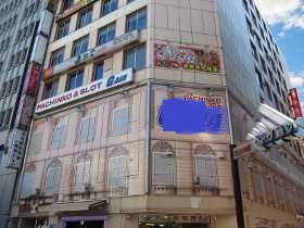 aJ̌y{݂̃GXJ[^[P𔺂